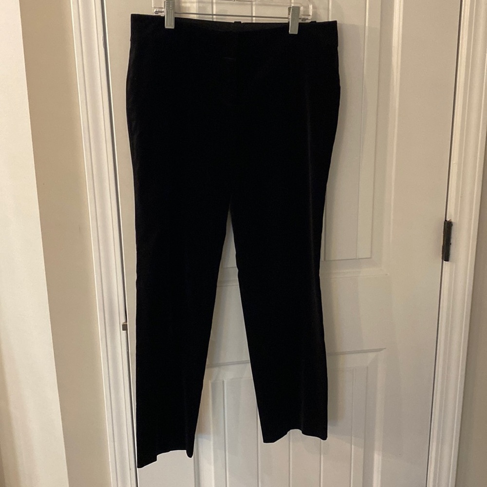 Beautiful Black Velvet Ann Taylor Size 4 Capri Pants